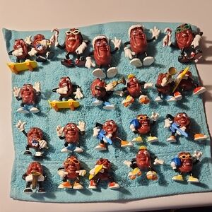 Lot Of 22-Original California Raisins Mini Figures From 1980's-Great Condition